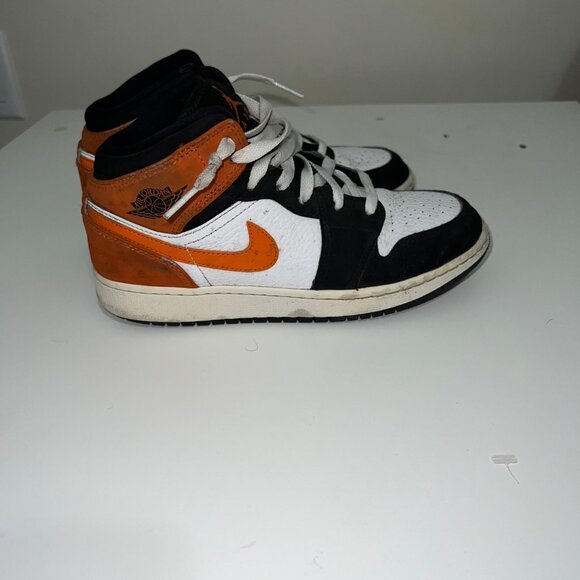 Air Jordan 1 shattered backboard size5.5y - Picture 2 of 5